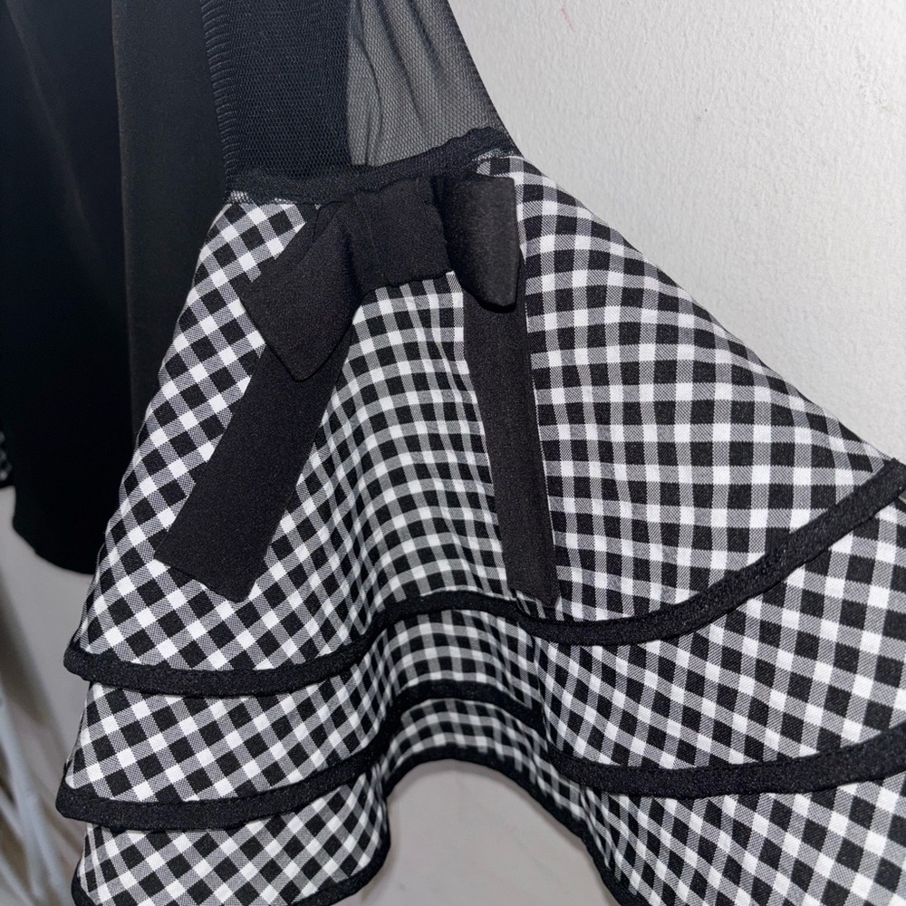 NWT Gracia Black Blouse with White Checkered Ruffle Sleeves - Picture 2 of 4
